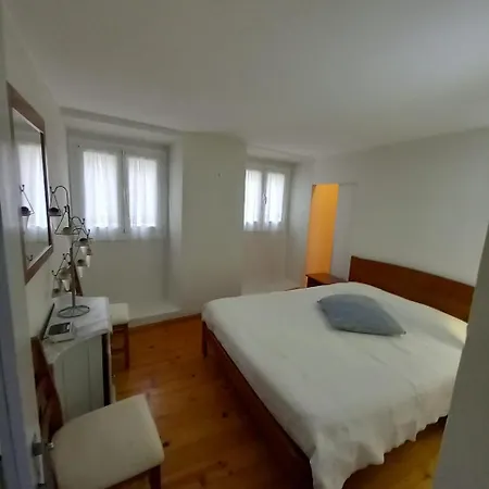 Casa Do Paco Com Jardim Privado - Centro De Terras De Bouro, Geres * Terras de Bouro