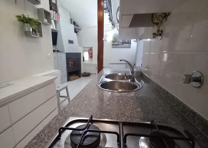 Casa Do Paço Com Jardim Privado - Centro De Terras De Bouro, Gerês Hébergement de vacances